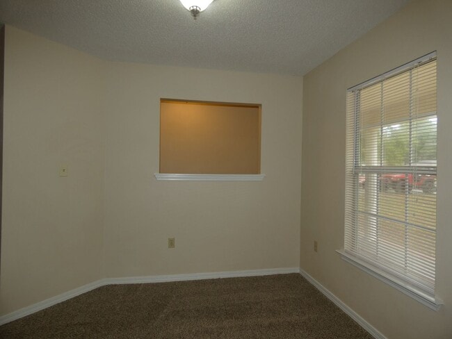 Building Photo - Spacious 3-Bedroom Home — Large Backyard