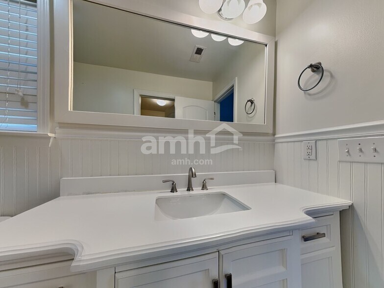 Building Photo - 12851 Clydesdale Dr