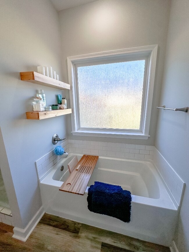 Building Photo - 6454 Self Creek Rd