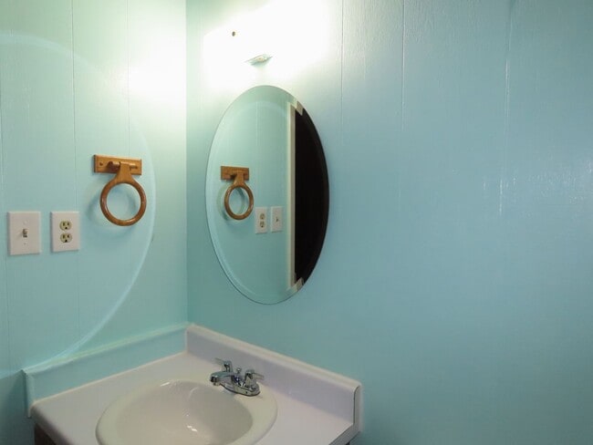 Building Photo - Bullard - Modest 2 Bedroom House on Tree-Shaded Lot