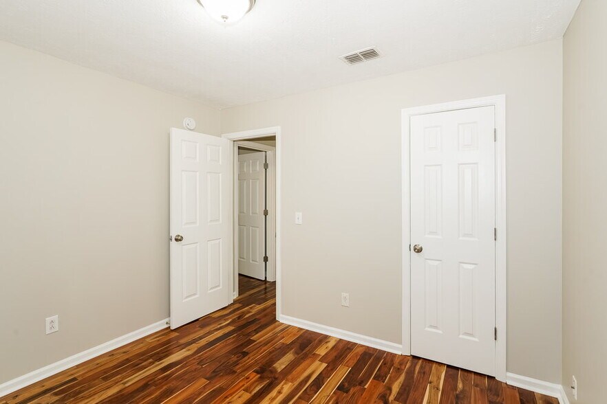 Building Photo - 452 Cedar Park Cir
