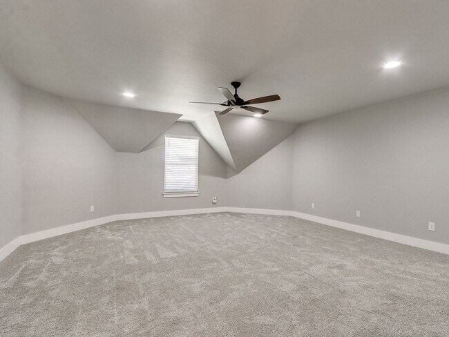 Building Photo - 5 Bedrooms + 3 Baths + Piedmont Schools