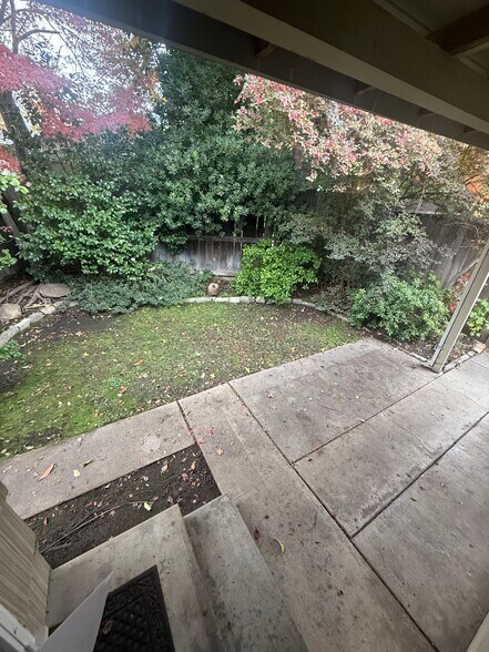 Building Photo - 2013 56th St