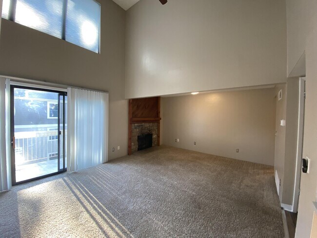 Building Photo - 4866 S Dudley St