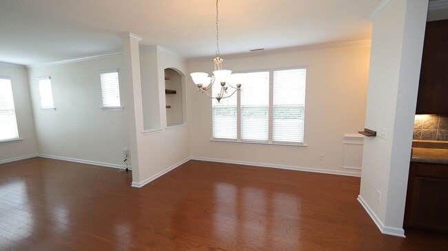 Building Photo - End Unit Townhome in Highland Creek Community!