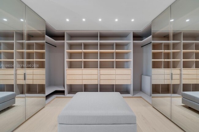 Building Photo - 641 Flamingo Dr