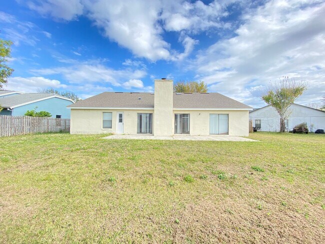 Building Photo - 12948 Broakfield Cir