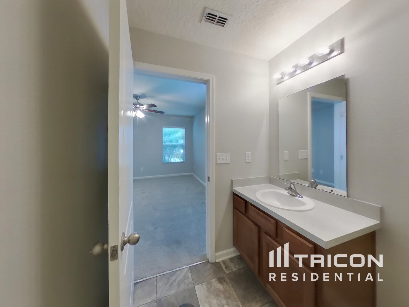 Building Photo - 8675 Julia Marie Cir