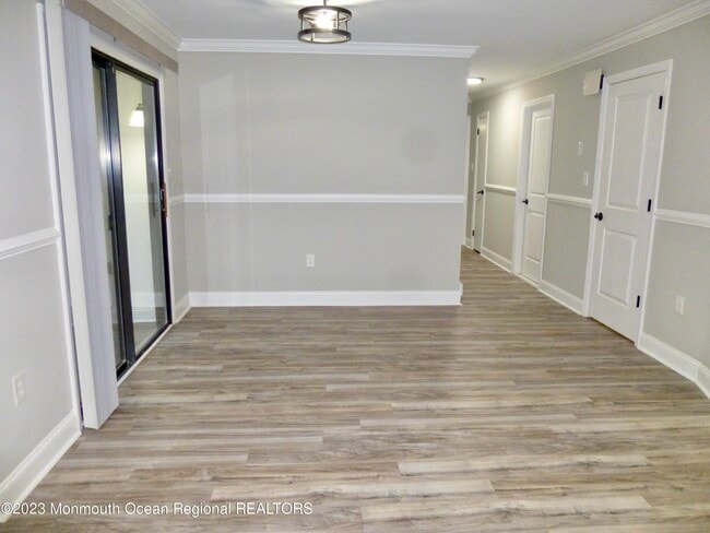 Building Photo - 127 Amberly Dr