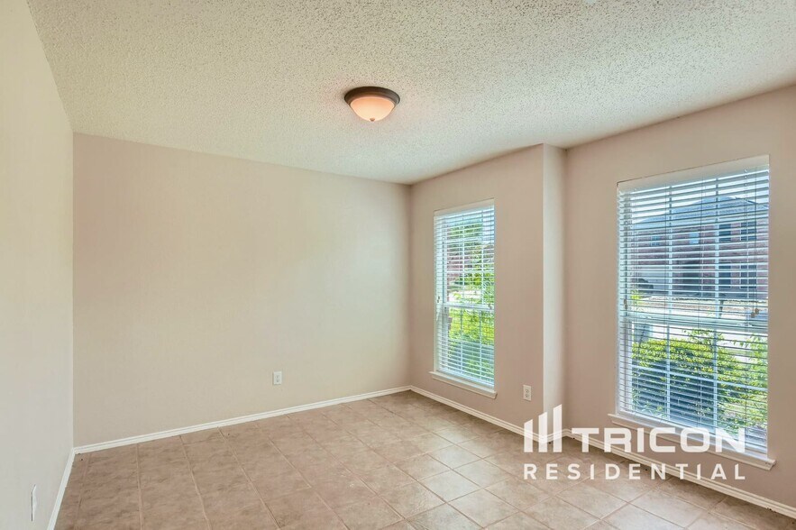 Building Photo - 510 Appaloosa Dr