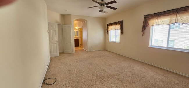 Building Photo - Spacious 5-Bedroom Home in Gated Las Vegas...