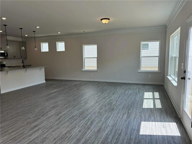 Building Photo - 423 Perth Dr