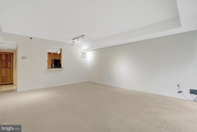 Building Photo - 1530 Key Blvd