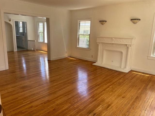 Building Photo - 744 N Ridgewood Pl