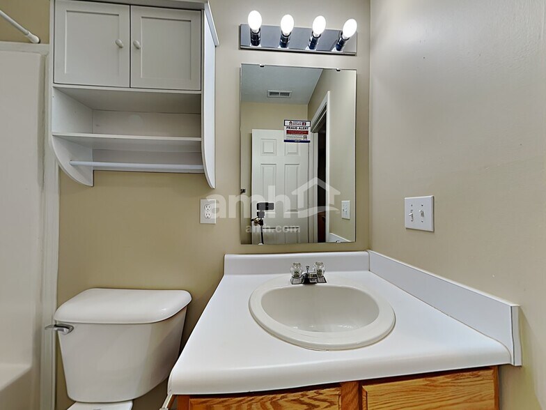 Building Photo - 6726 Aviva Way