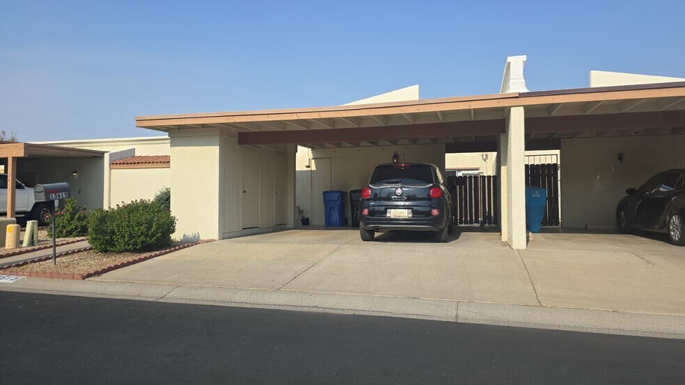 Building Photo - 13615 N 24th Ave