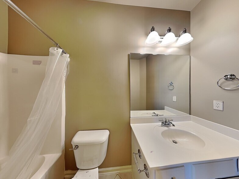 Building Photo - 1036 Portobello Rd