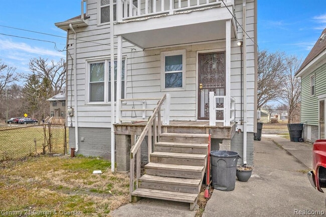 Building Photo - 415 Manistique St