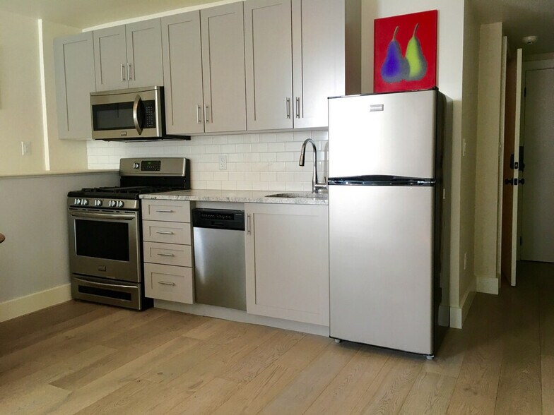 Building Photo - 5 Park Ln