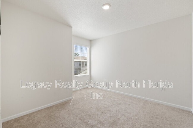 Building Photo - 509 Big Tree Wy