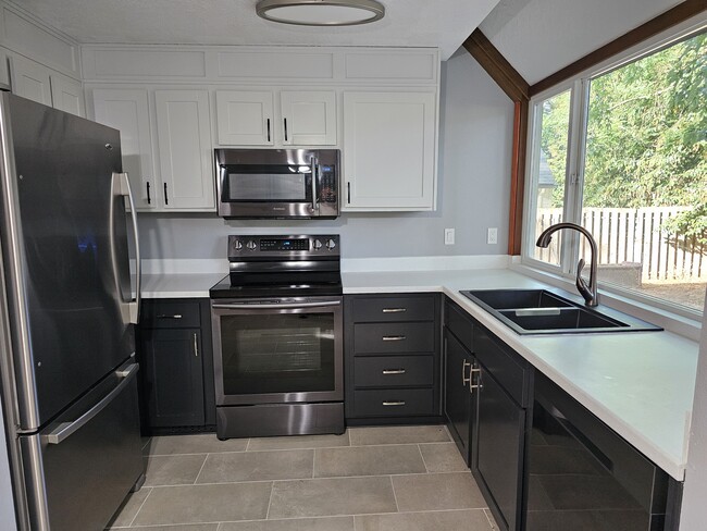 Building Photo - 22222 SW Mandan Dr