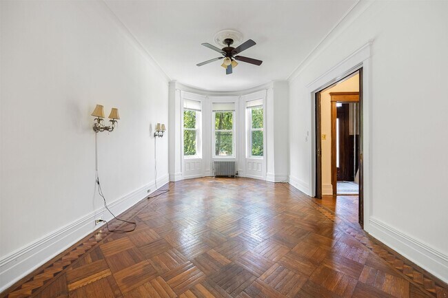 Building Photo - 258 Woodlawn Ave