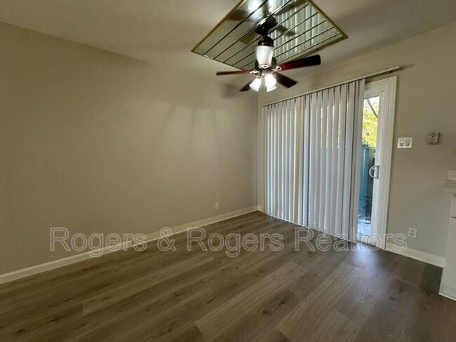 Building Photo - 3592 Payne Ave