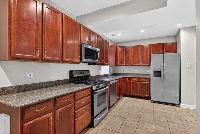 Building Photo - 9100 Lamon Ave