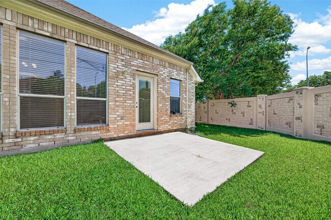 Building Photo - 12338 Ashford Hollow Dr