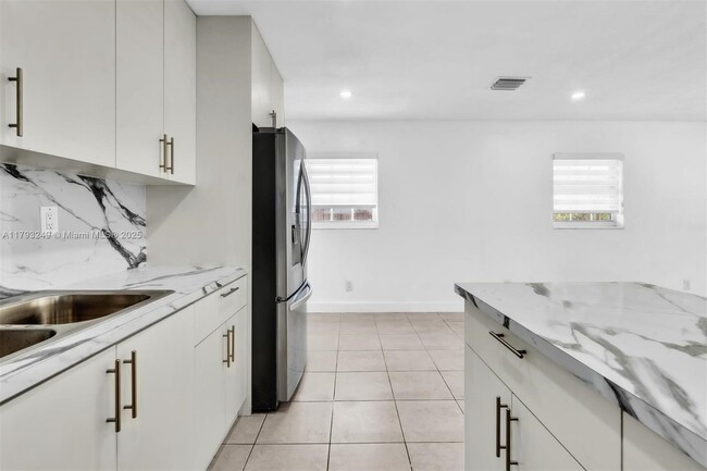 Building Photo - 11790 SW 34th St