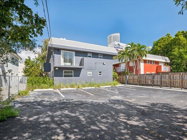 Building Photo - 421 SW 9th St