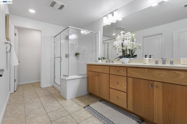 Building Photo - 2071 Mahuron Cir