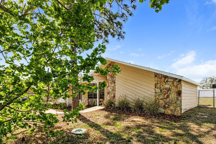 Building Photo - 11171 Heathwood Ave