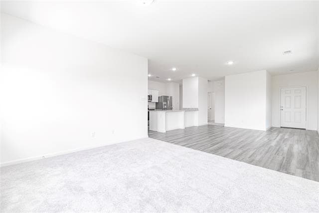 Building Photo - 772 Wellington Dr