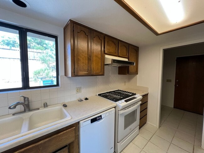 Building Photo - 4617 San Anselmo Rd