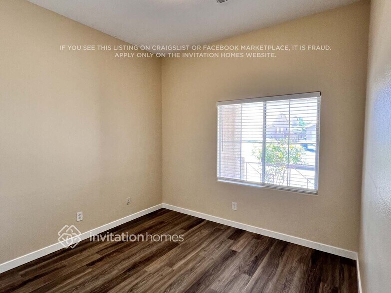 Building Photo - 2204 Maple Shade St