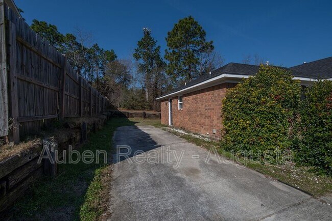 Building Photo - 3428 Monte Carlo Dr