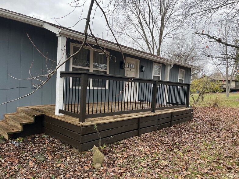 Front - 6647 Kenny Lane