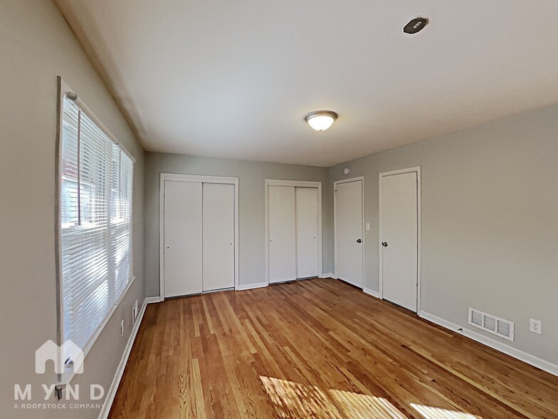 Building Photo - 1081 McCalla St NE