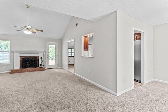 Building Photo - 5 Astor Ct