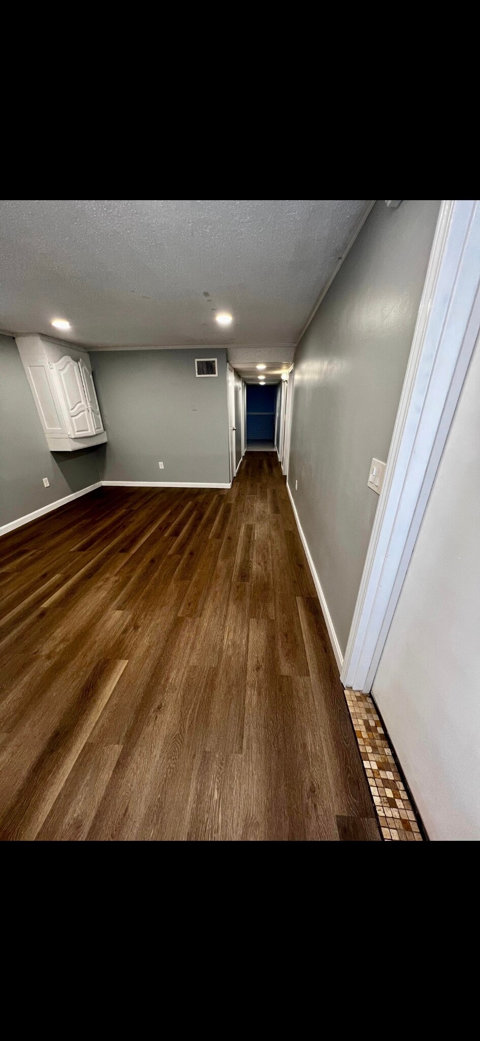 Building Photo - 6 1/2 Floyd Rd