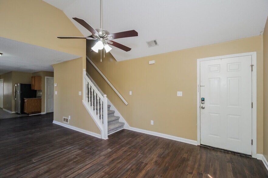 Building Photo - 1531 Wembley Dr