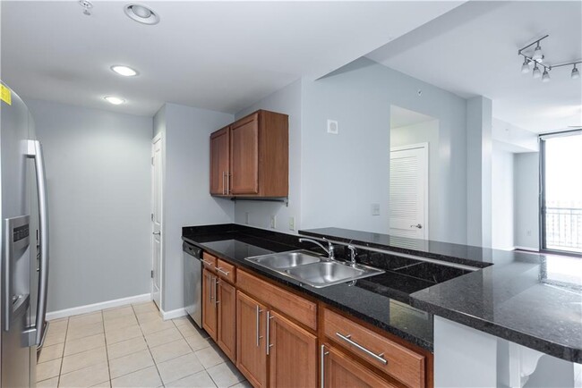 Building Photo - 3040 Peachtree Rd NW