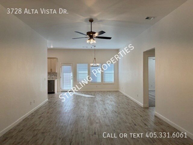 Building Photo - 3728 Alta Vis Dr