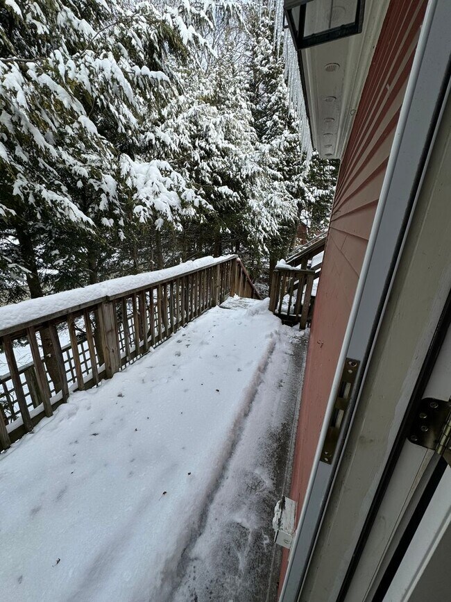 Building Photo - 2 Quechee Rd