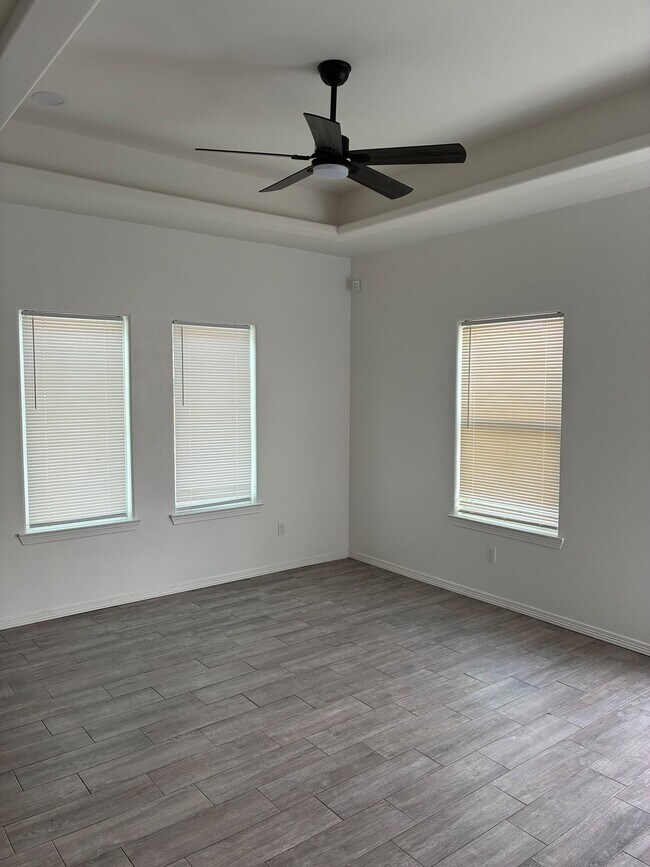 Building Photo - 3109 Basil Dr
