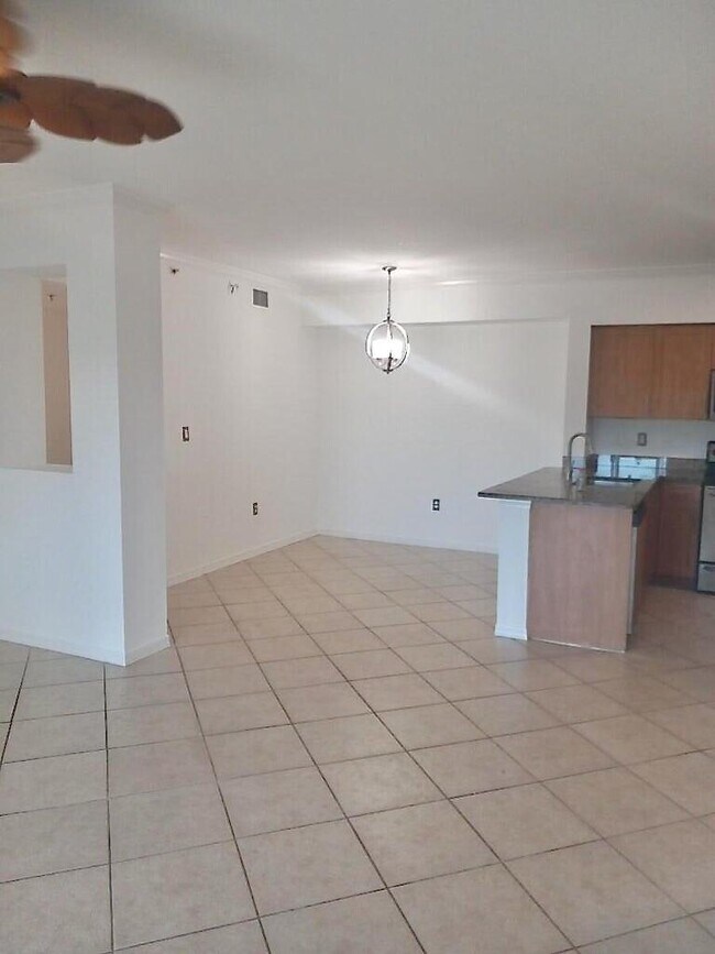 Building Photo - 6450 Emerald Dunes Dr