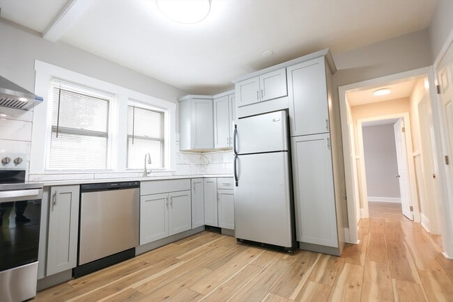 Building Photo - 31 Graham St