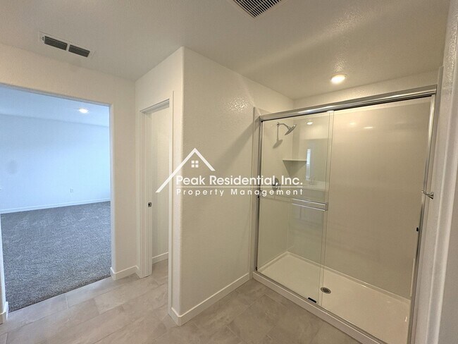 Building Photo - Brand New 4bd/2.5a Rancho Cordova Home With Loft-Must See!
