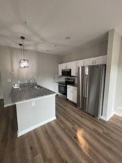 Building Photo - 644 Northwoods Trl